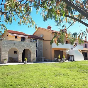 https://apartments-morena-rakalj.in-istria.net